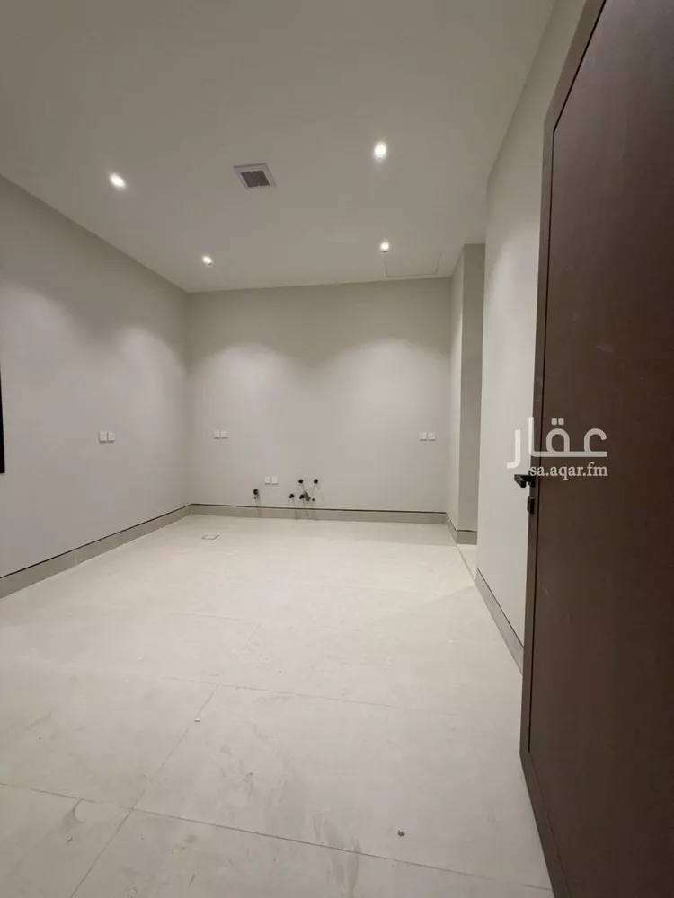 دور للبيع في شارع السلطان قابوس بن سعيد, حي المعيزيلة, مدينة الرياض, منطقة الرياض 15