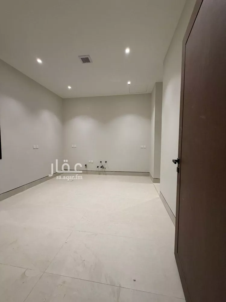 دور للبيع في شارع حسن سعيد المخرج, حي المعيزيلة, مدينة الرياض, منطقة الرياض صورة 2