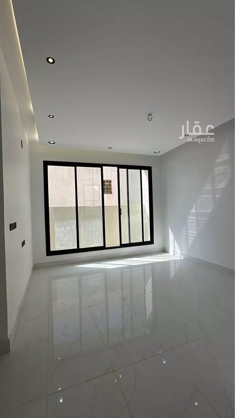 فيلا للبيع في شارع الجميل ابن حاتم, حي ظهرة لبن, مدينة الرياض, منطقة الرياض صورة 5