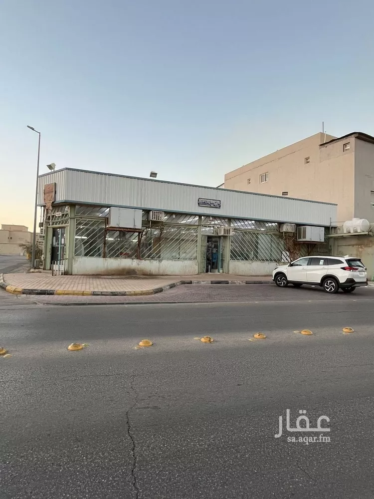 محل للبيع في شارع الشيخ صالح عثمان القاضي, حي وسط المدينة, مدينة عنيزه, منطقة القصيم صورة 3