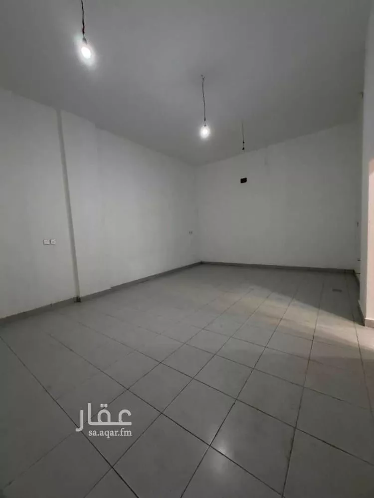 محل للإيجار في شارع عبدالرحمن ابن محفوظ البغدادي, حي عين الخيف, مدينة المدينة المنورة, منطقة المدينة المنورة صورة 4