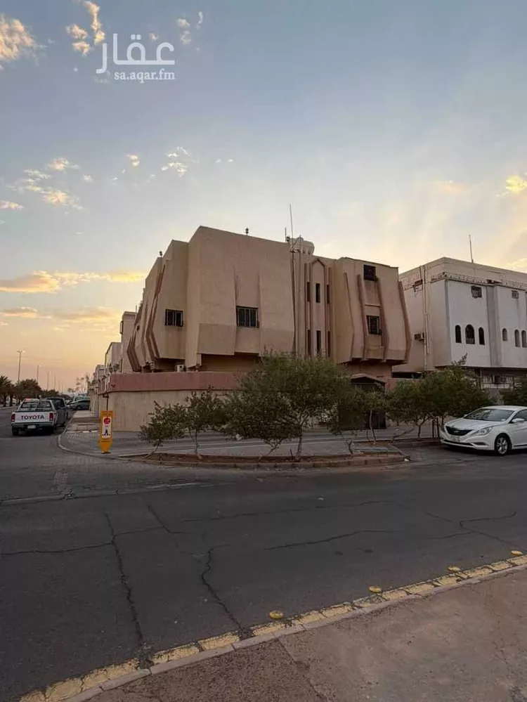 Building for Sale in Medina Al Khalidiyah