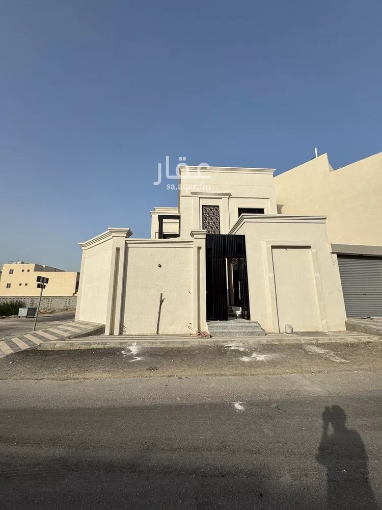 فيلا للبيع في شارع رحيمة, حي ضاحية الملك فهد, مدينة الدمام, المنطقة الشرقية 8