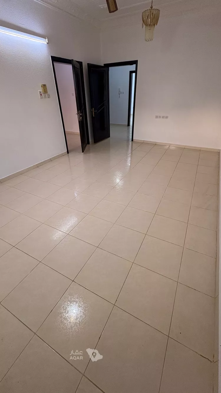 Floor for Rent in Riyadh Al Khaleej 9