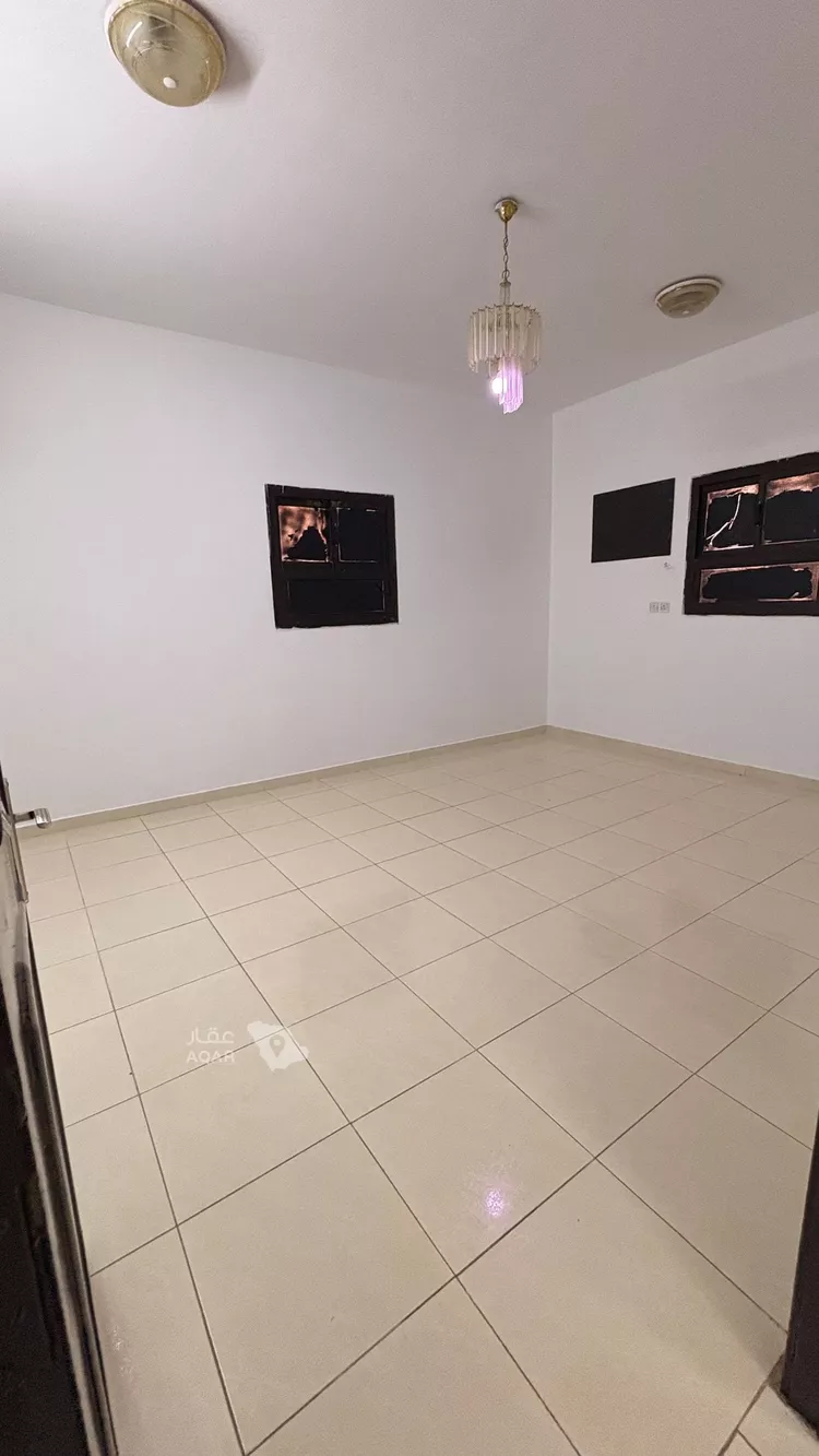 Floor for Rent in Riyadh Al Khaleej 11