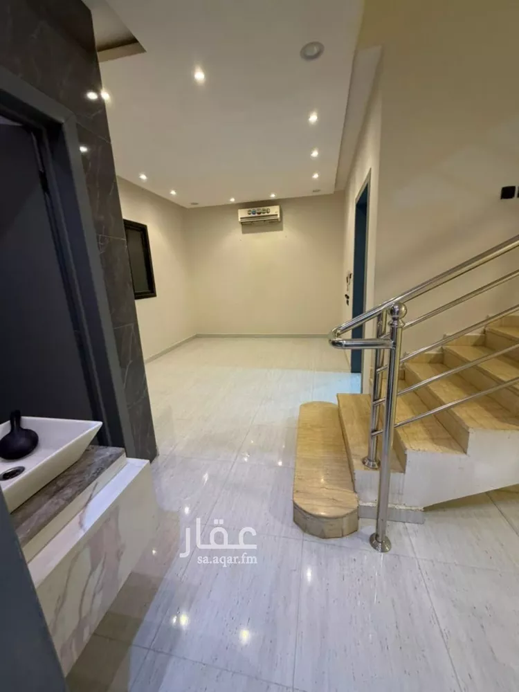 فيلا للإيجار في شارع عباس الجوهري, حي عكاظ, مدينة الرياض, منطقة الرياض صورة 4