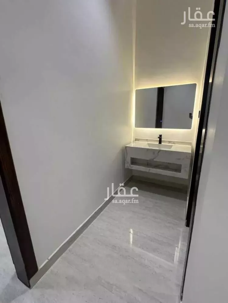 Floor for Sale in Riyadh Al Maizilah 10