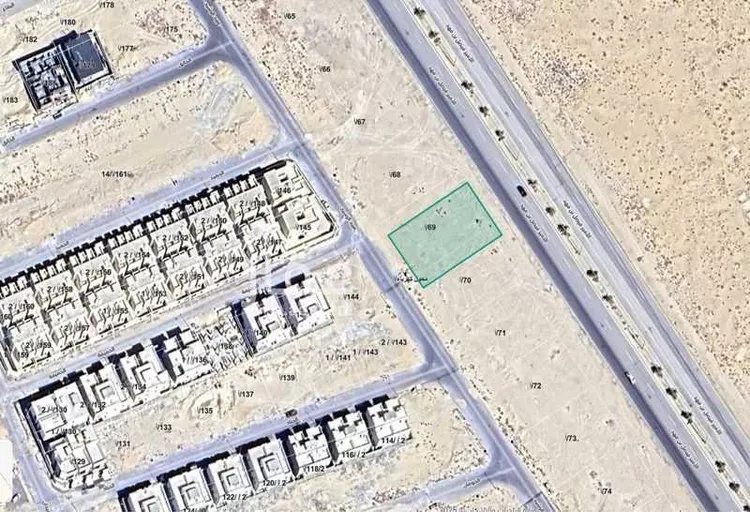 أرض للبيع في شارع طريق الأمير فيصل بن فهد, حي الدانة, مدينة الاحساء, المنطقة الشرقية