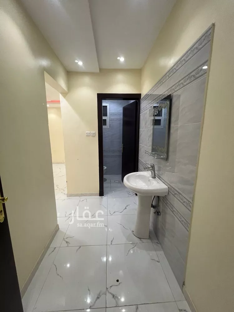 فيلا للإيجار في شارع سراج الدين العسقلاني, حي عكاظ, مدينة الرياض, منطقة الرياض