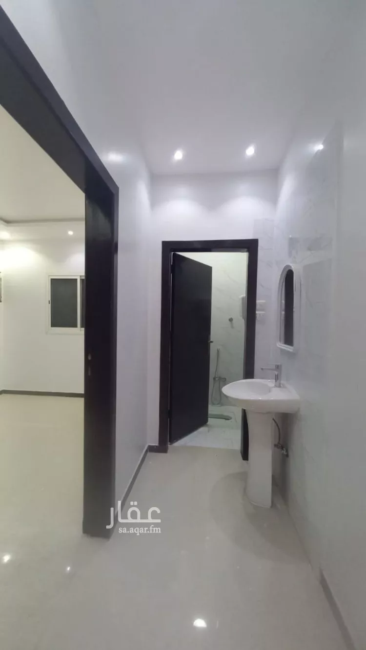 دور للبيع في شارع صفوان بن إدريس, حي الرمال, مدينة الرياض, منطقة الرياض صورة 2