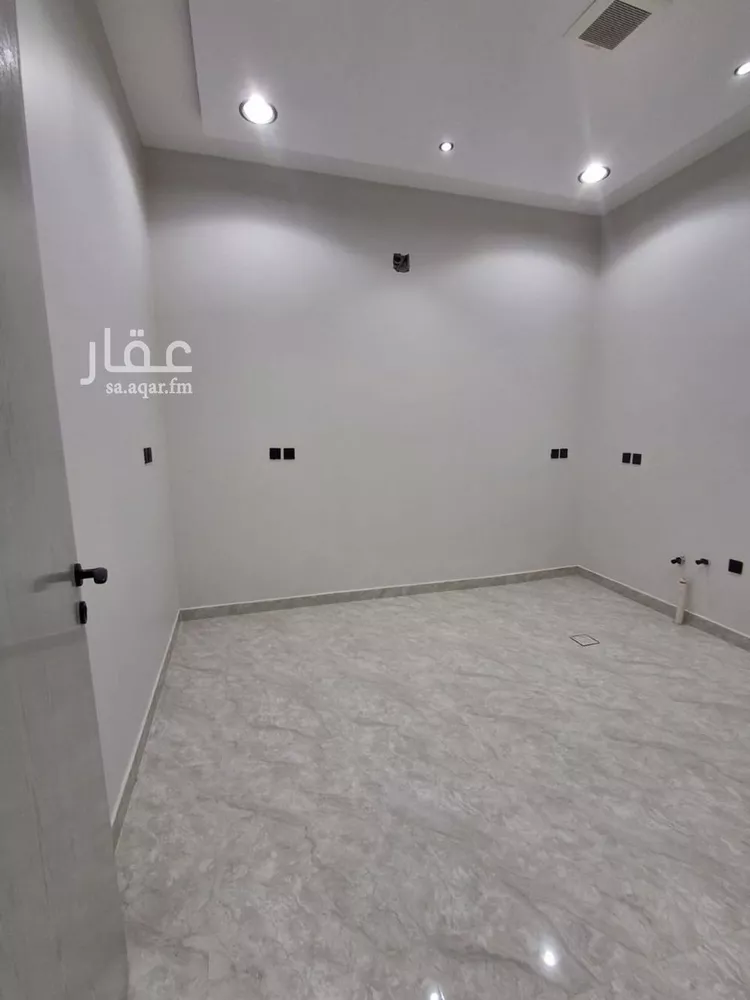 دور للبيع في شارع حمران بن أبان, حي العوالي, مدينة الرياض, منطقة الرياض صورة 2