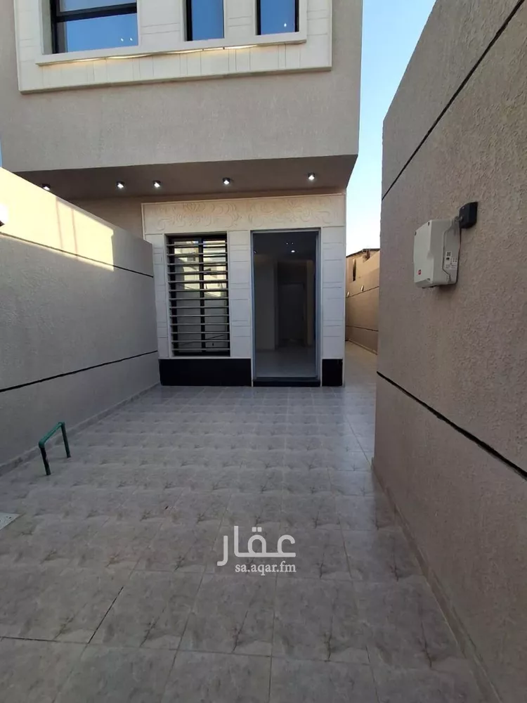 دور للبيع في شارع حمران بن أبان, حي العوالي, مدينة الرياض, منطقة الرياض صورة 4