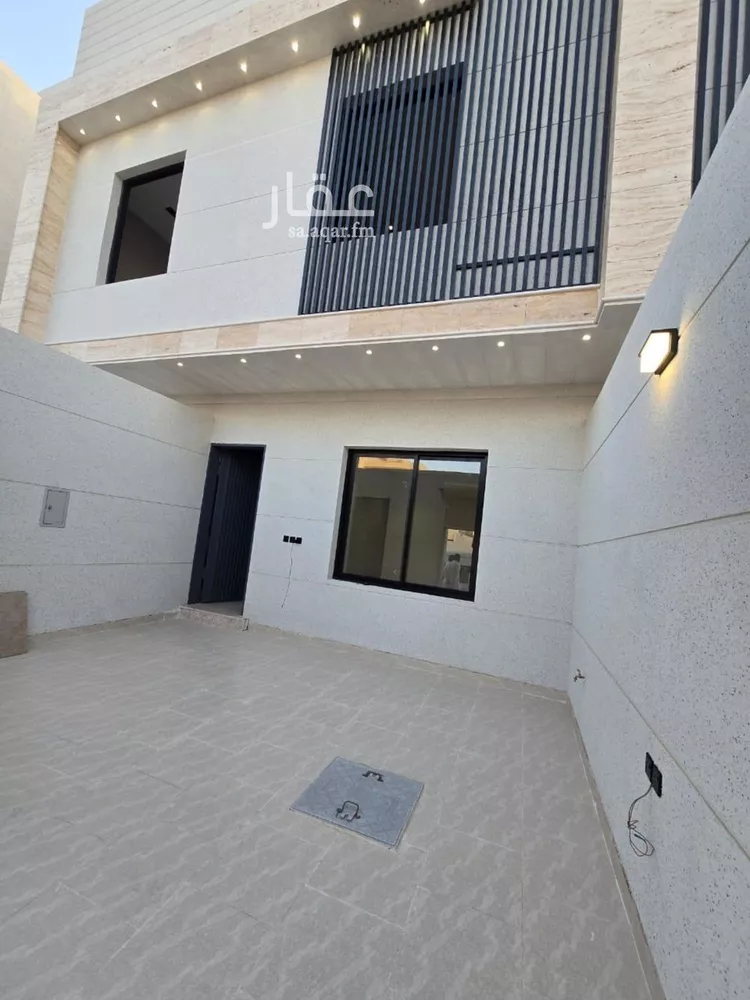 فيلا للبيع في شارع إسماعيل القيسي, حي عكاظ, مدينة الرياض, منطقة الرياض صورة 2