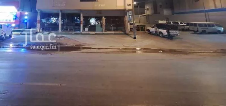 محل للإيجار في شارع الأمير مساعد بن عبدالرحمن بن فيصل ، حي العريجاء الوسطى ، الرياض ، منطقة الرياض صورة 2