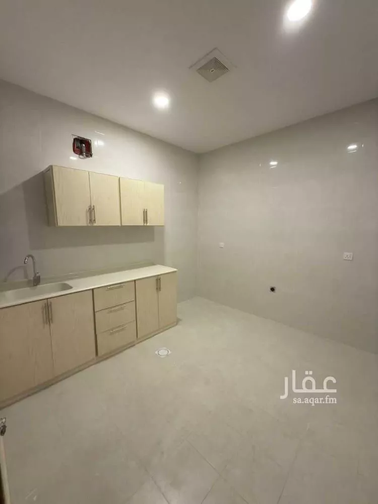 شقة للإيجار في شارع عنيزة, حي الثقبة, مدينة الخبر, المنطقة الشرقية 7