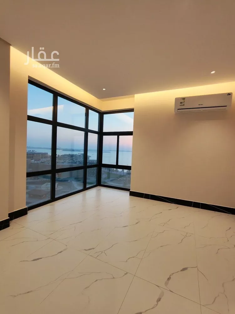 شقة للبيع في شارع الملك عبد الله بن عبدالعزيز, حي الشاطئ الغربي, مدينة الدمام, المنطقة الشرقية صورة 2