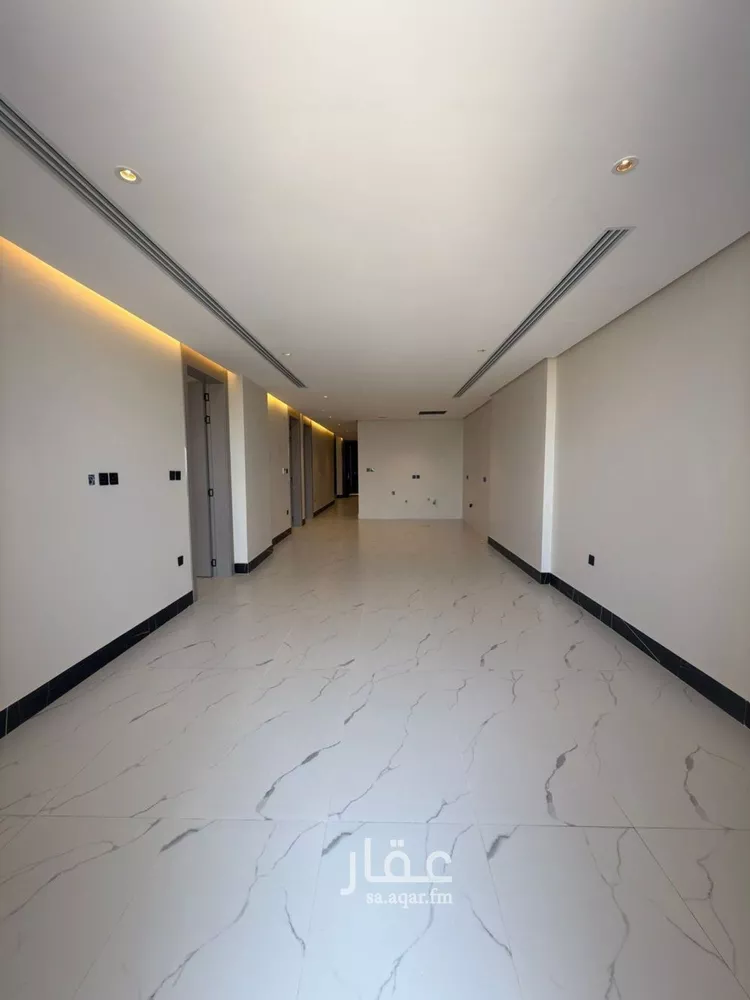 شقة للبيع في شارع الملك عبد الله بن عبدالعزيز, حي الشاطئ الغربي, مدينة الدمام, المنطقة الشرقية صورة 2