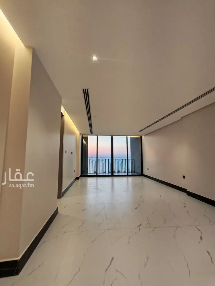 شقة للبيع في شارع الملك عبد الله بن عبدالعزيز, حي الشاطئ الغربي, مدينة الدمام, المنطقة الشرقية صورة 2