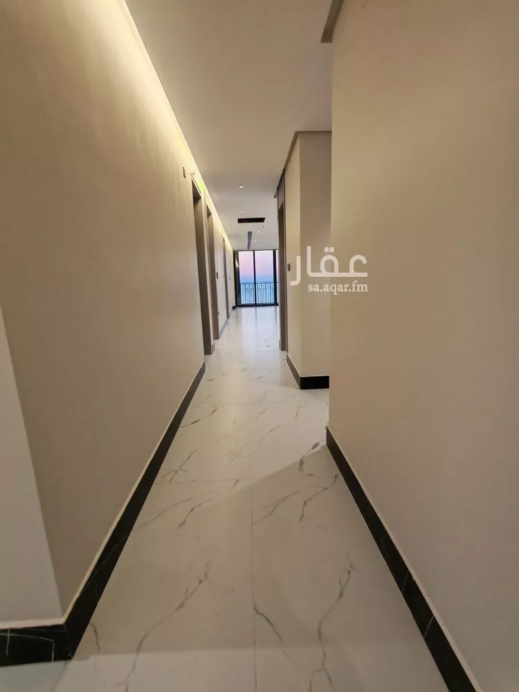 شقة للبيع في شارع الملك عبد الله بن عبدالعزيز, حي الشاطئ الغربي, مدينة الدمام, المنطقة الشرقية صورة 2