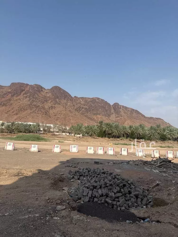 أرض للبيع في شارع خديجة بنت الزبير, حي بنى حارثة, مدينة المدينه المنوره, منطقة المدينة المنورة