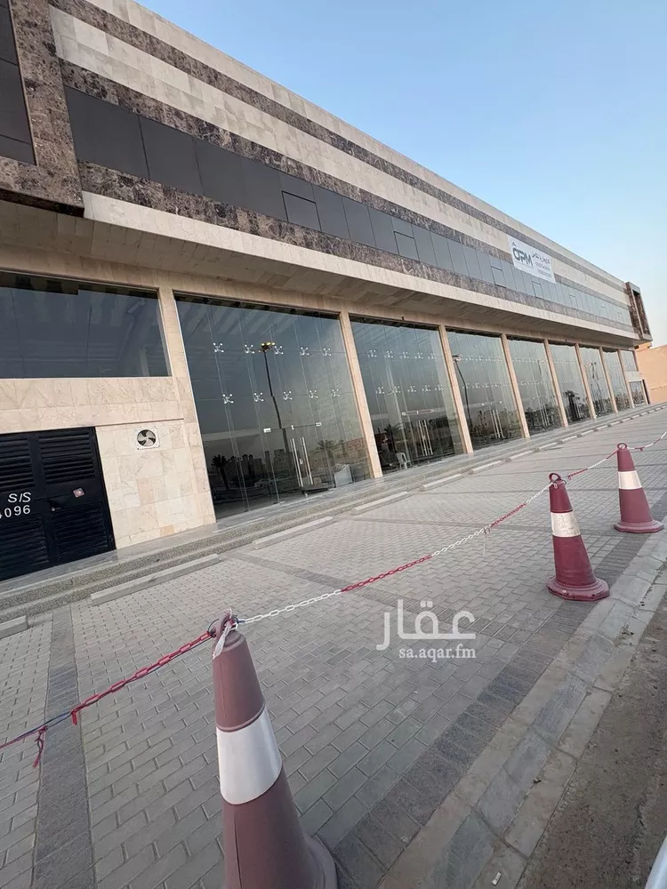 مكتب تجاري للإيجار في شارع نجم الدين الايوبي, حي طويق, مدينة الرياض, منطقة الرياض
