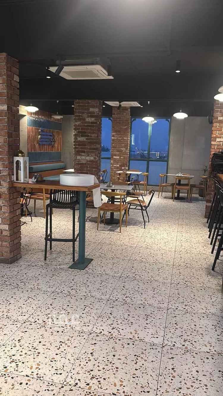 محل للإيجار في طريق السودة ، حي الخالدية ، ابها ، منطقة عسير