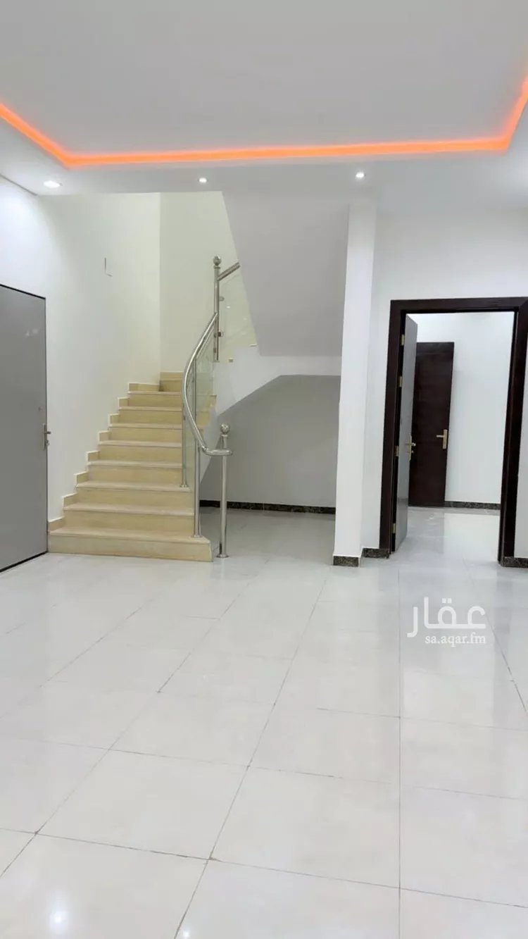 فيلا للإيجار في شارع جبل اللوز, حي الرمال, مدينة الرياض, منطقة الرياض صورة 2