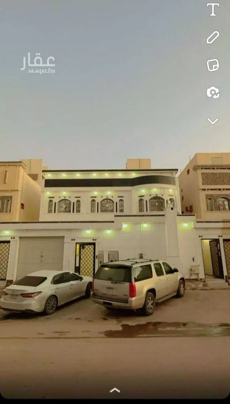 فيلا للإيجار في شارع أحمد بن محمد العتابي, حي الرمال, مدينة الرياض, منطقة الرياض