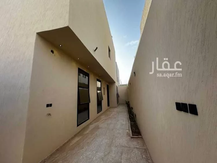 فيلا للبيع في شارع محمد الكارزيني, حي بدر, مدينة الرياض, منطقة الرياض صورة 3