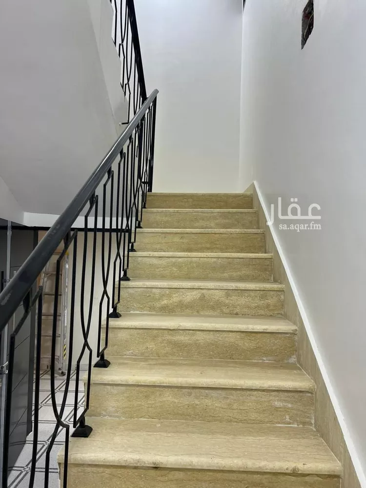دور للبيع في شارع 682, حي الندوة, مدينة الرياض, منطقة الرياض صورة 5