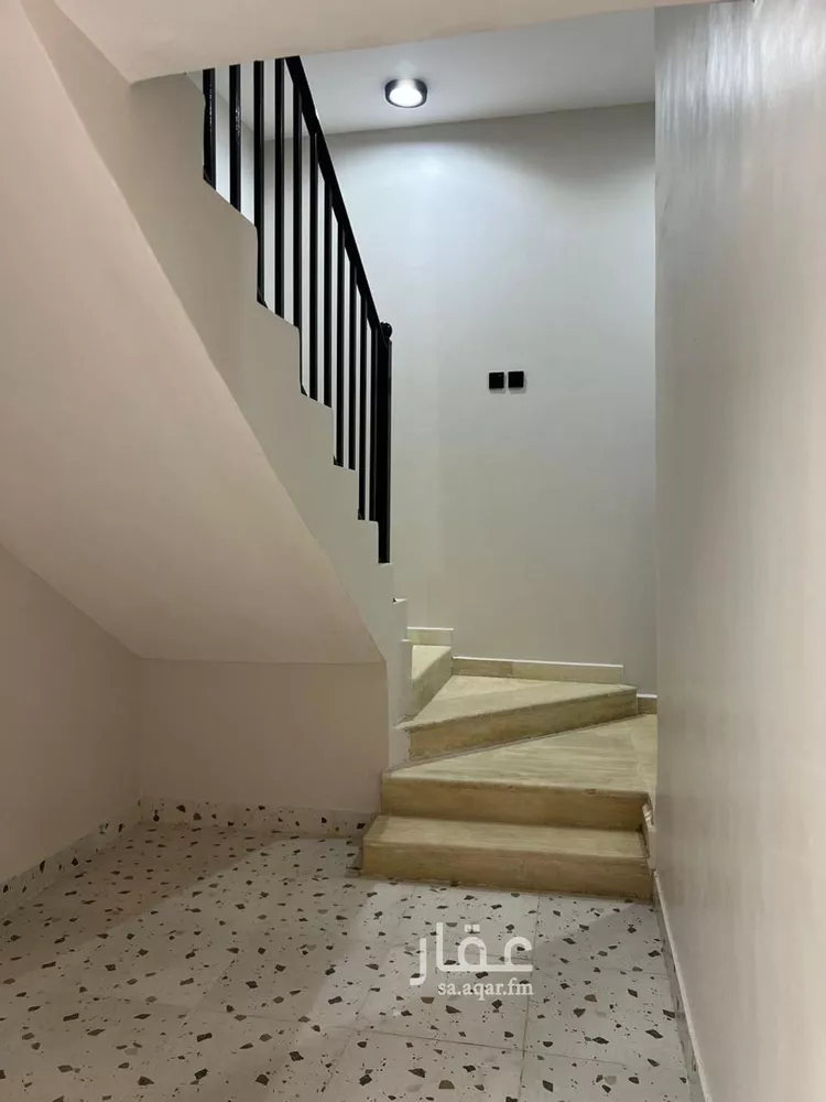 دور للبيع في شارع 110, حي الندوة, مدينة الرياض, منطقة الرياض صورة 3