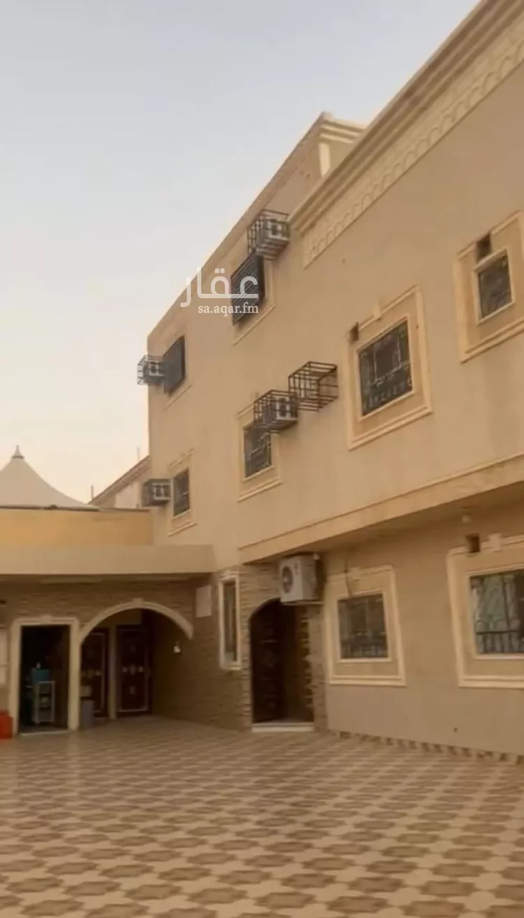 فيلا للبيع في شارع الاطاولة, حي النظيم, مدينة الرياض, منطقة الرياض صورة 2