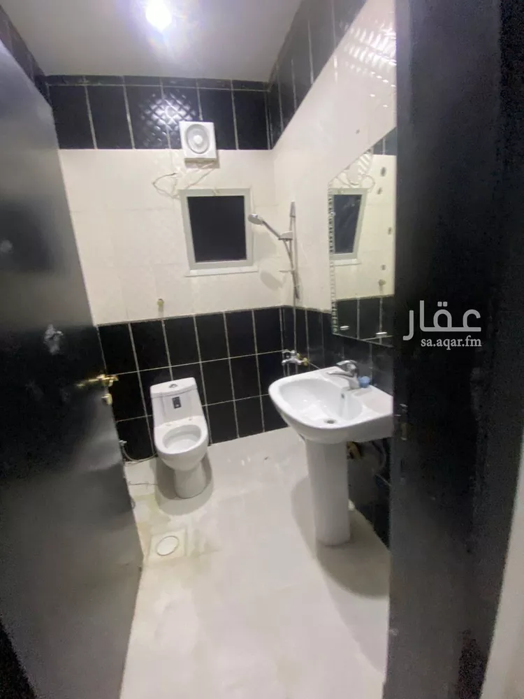فيلا للإيجار في شارع حسن حسني عبدالوهاب, حي الرمال, مدينة الرياض, منطقة الرياض صورة 5
