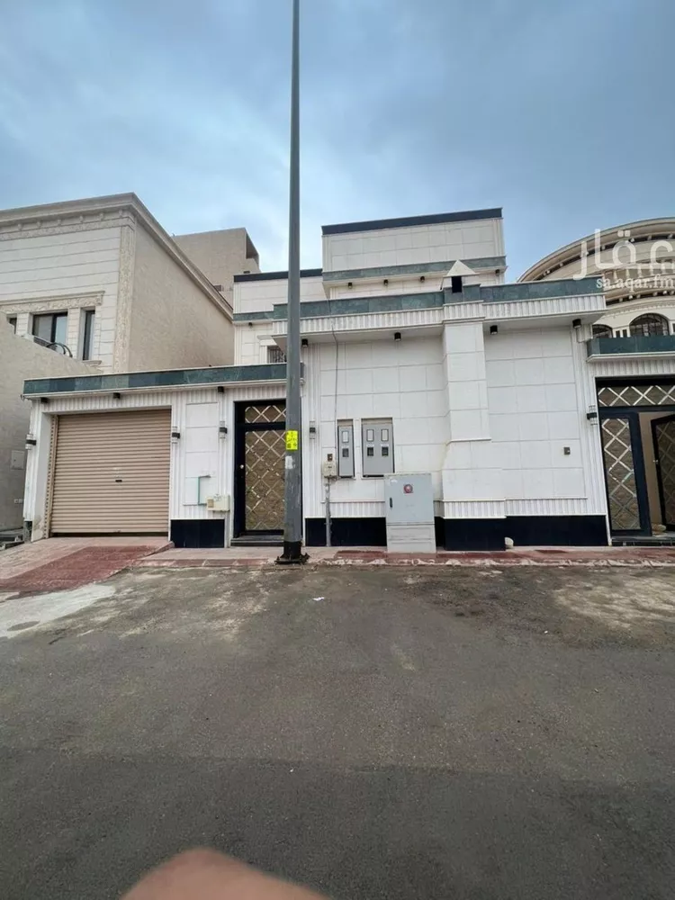فيلا للإيجار في شارع حسن حسني عبدالوهاب, حي الرمال, مدينة الرياض, منطقة الرياض