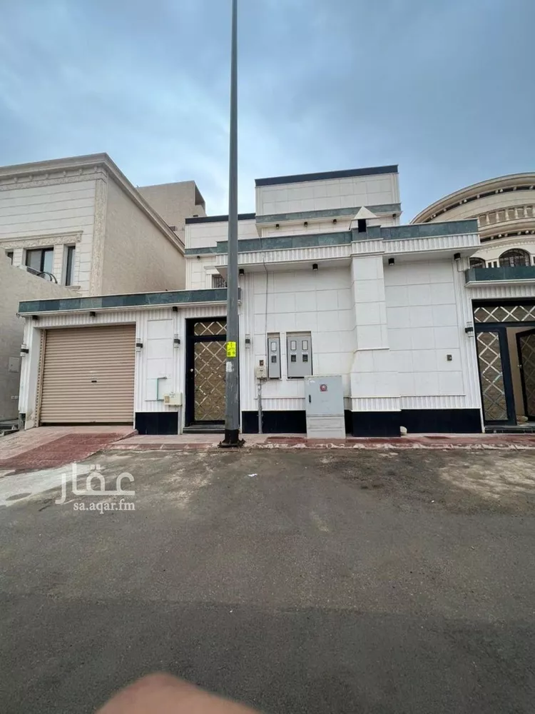 فيلا للإيجار في شارع حسن حسني عبدالوهاب, حي الرمال, مدينة الرياض, منطقة الرياض