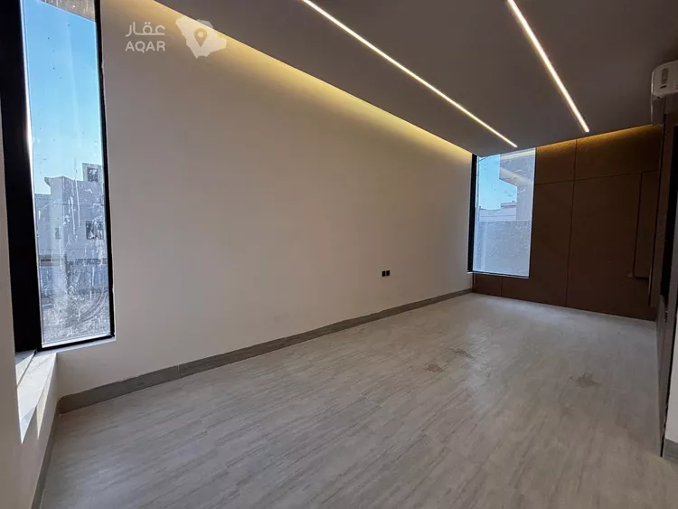 Floor for Rent in Riyadh Al Arid 12