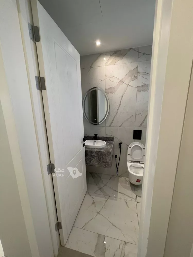 Apartment for Sale in Riyadh Al Malqa 8