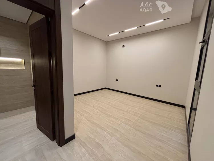 Floor for Sale in Riyadh Al Arid 9