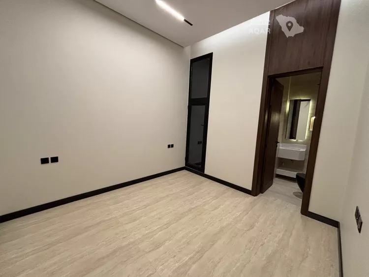 Floor for Sale in Riyadh Al Arid 6