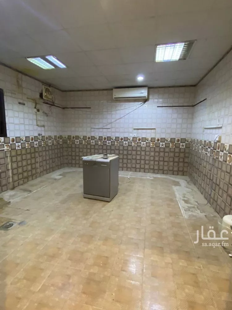 فيلا للبيع في شارع الدفاع, حي إشبيلية, مدينة الرياض, منطقة الرياض صورة 5