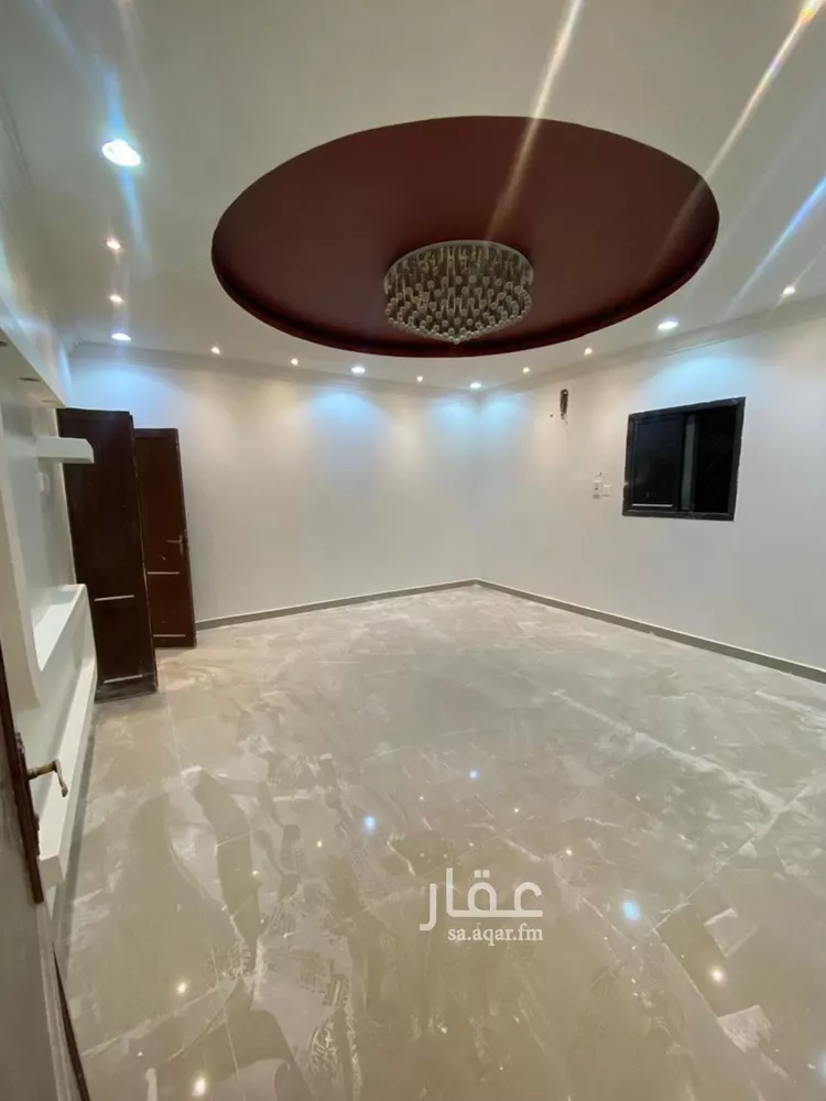 فيلا للبيع في شارع الدفاع, حي إشبيلية, مدينة الرياض, منطقة الرياض صورة 2