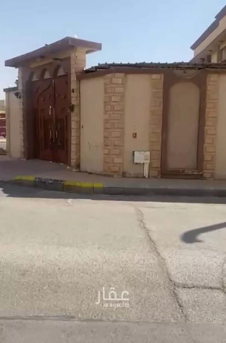فيلا للبيع في شارع ابراهيم سليمان القاضي, حي الفاخرية, مدينة عنيزه, منطقة القصيم صورة 2