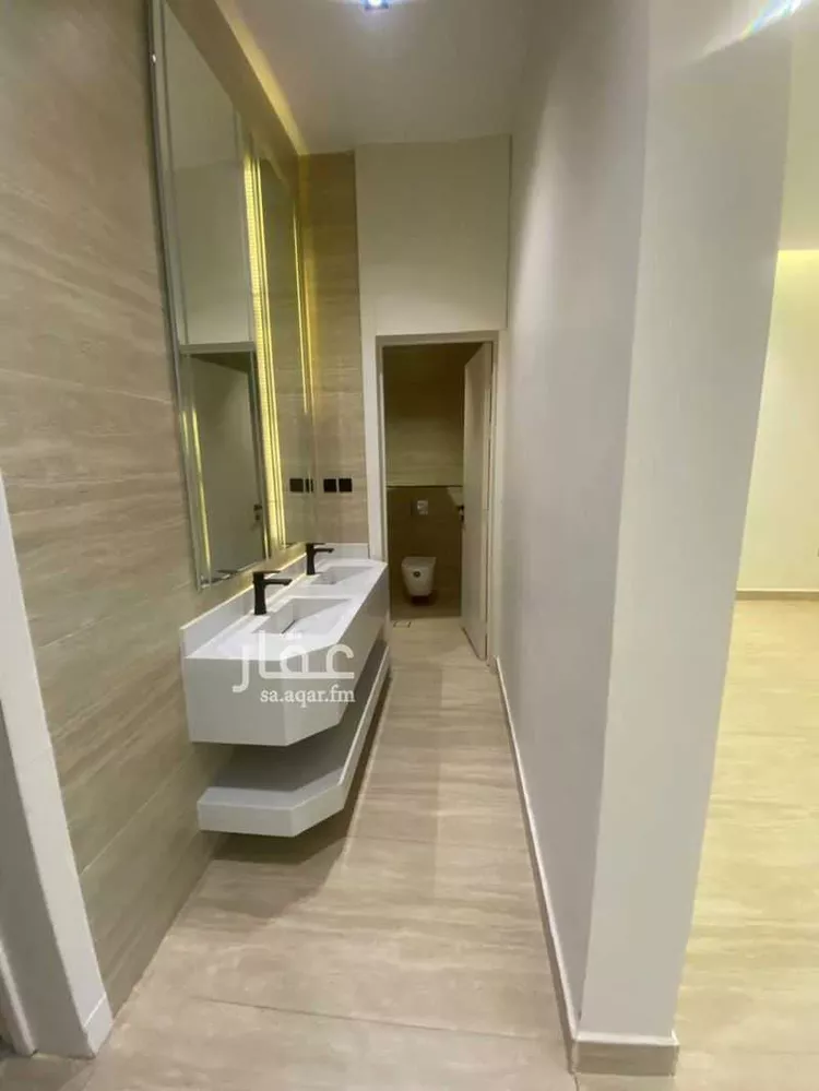 Floor for Rent in Riyadh Al Janadriyah صورة 3