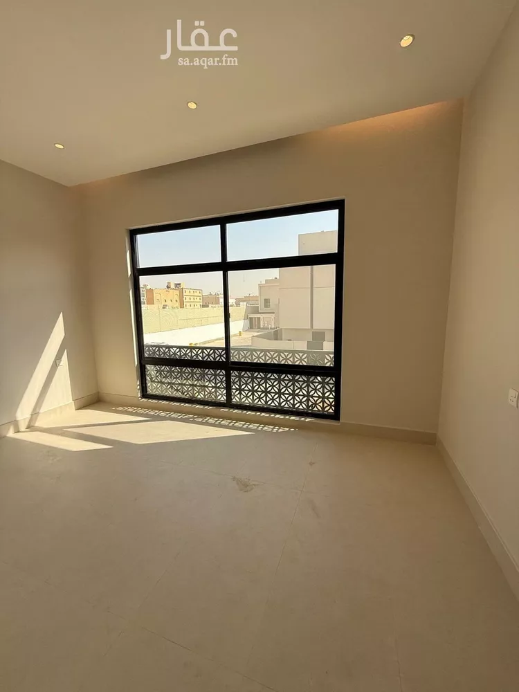 فيلا للبيع في شارع 15 جنوبي, حي السعادة, مدينة الرياض, منطقة الرياض صورة 2