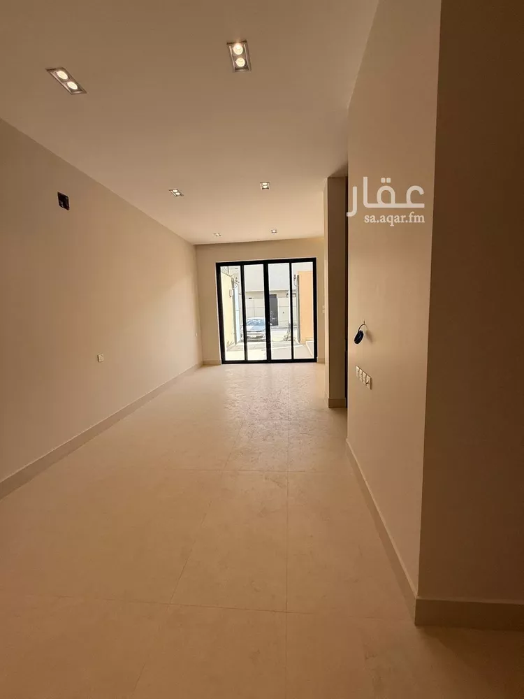 فيلا للبيع في شارع 15 جنوبي, حي السعادة, مدينة الرياض, منطقة الرياض صورة 3