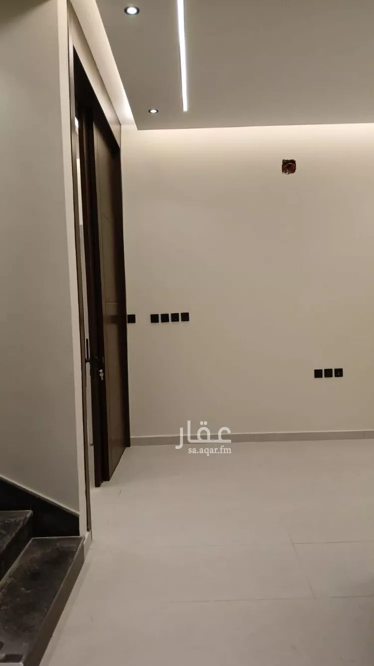 فيلا للبيع في شارع حمد بن عتيق, حي الفاروق, مدينة الرياض, منطقة الرياض صورة 2
