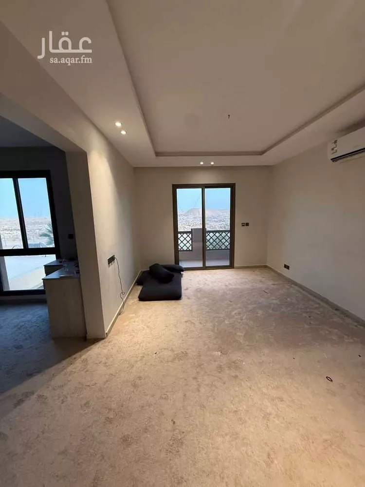 فيلا للبيع في شارع ابي المكارم بن مفرج, حي عكاظ, مدينة الرياض, منطقة الرياض صورة 3