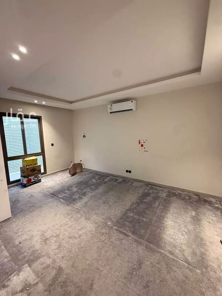 فيلا للبيع في شارع ابي المكارم بن مفرج, حي عكاظ, مدينة الرياض, منطقة الرياض صورة 2