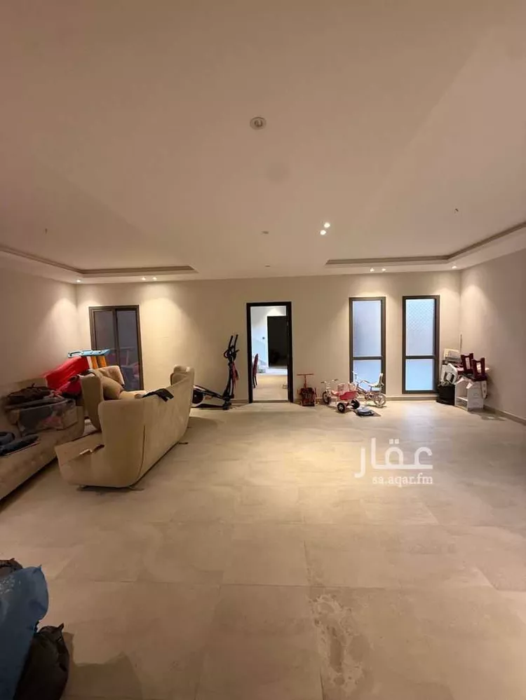فيلا للإيجار في شارع ابي المكارم بن مفرج, حي عكاظ, مدينة الرياض, منطقة الرياض صورة 3
