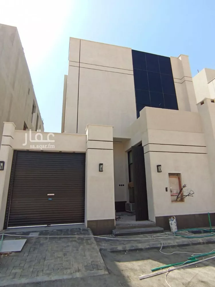 فيلا للبيع في شارع وادي الساحل, حي الرمال, مدينة الرياض, منطقة الرياض
